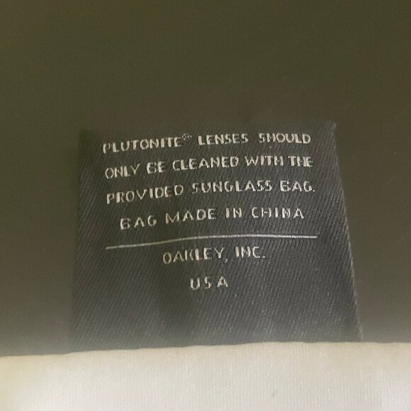 Oakley Dangerous 05-335 Brown/Green Striped Plastic Sunglasses, non-prescription - Picture 11 of 11